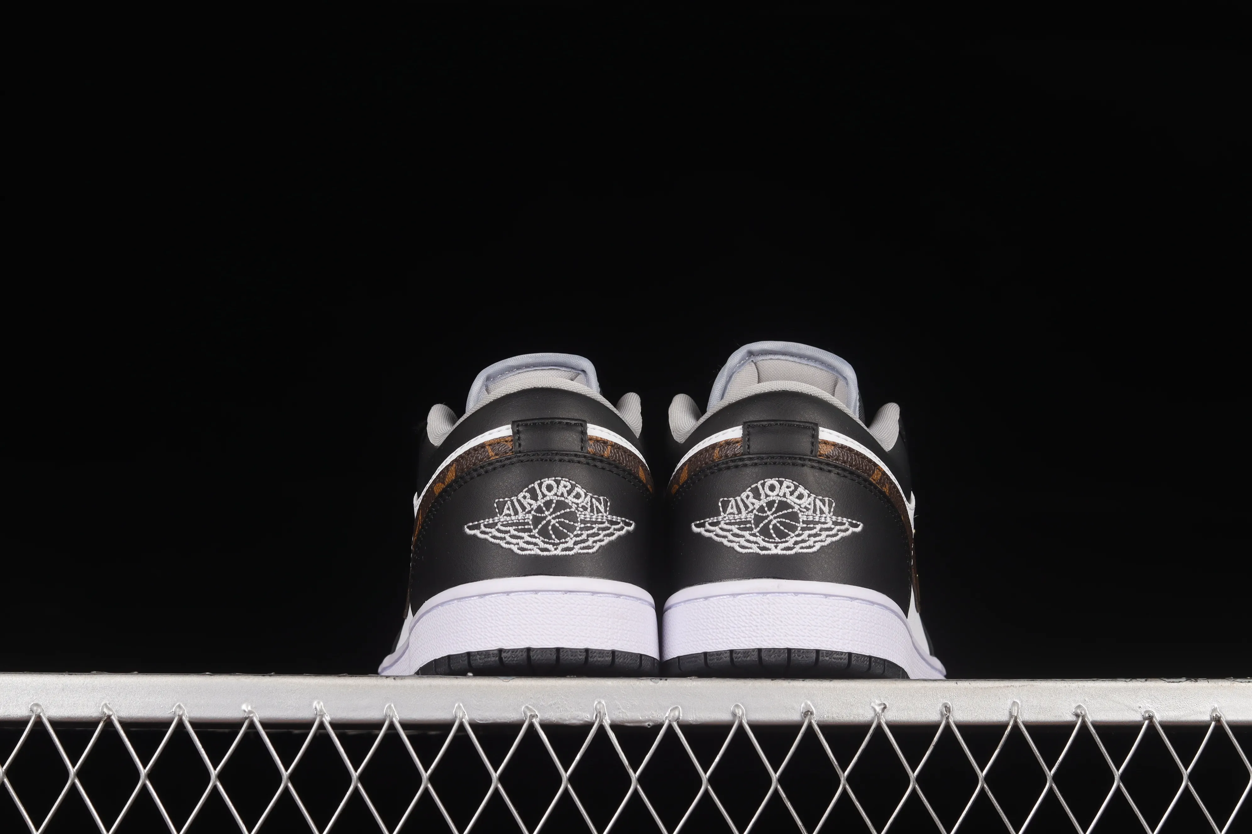 All categories Air Jordan Jordan series basketball shoes Air Jordan 1 Low Donkey brand x Air Jordan 1 AJ1 Joe 1 customized version low-top retro culture basketball shoes 553558-039